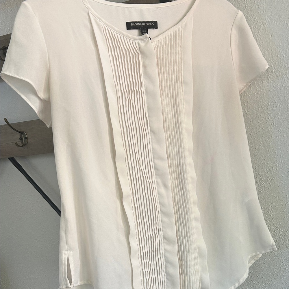 Banana Republic Women's White Pleated Blouse
